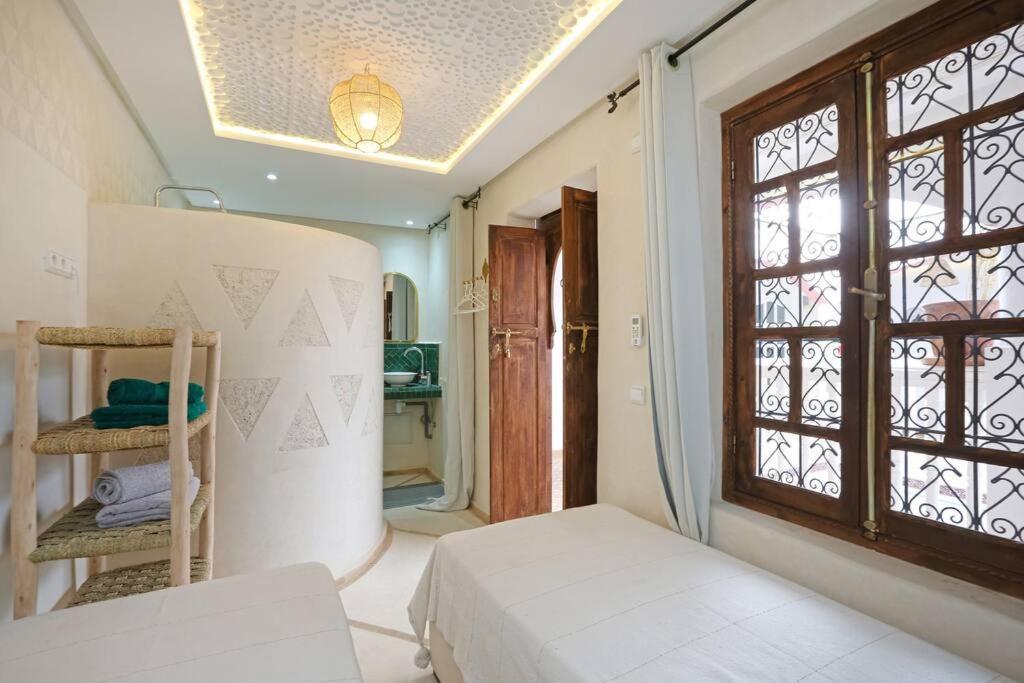 Riad El Khir En Centre Ville Rooftop Et Bassin 马拉喀什 外观 照片