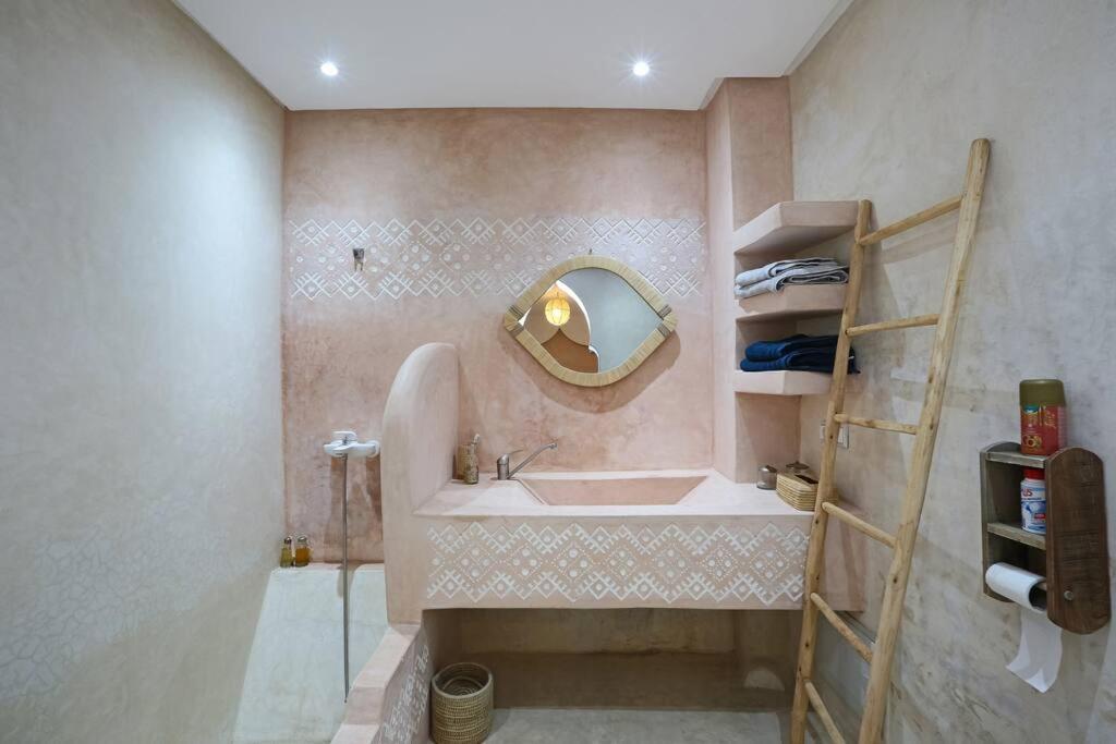 Riad El Khir En Centre Ville Rooftop Et Bassin 马拉喀什 外观 照片